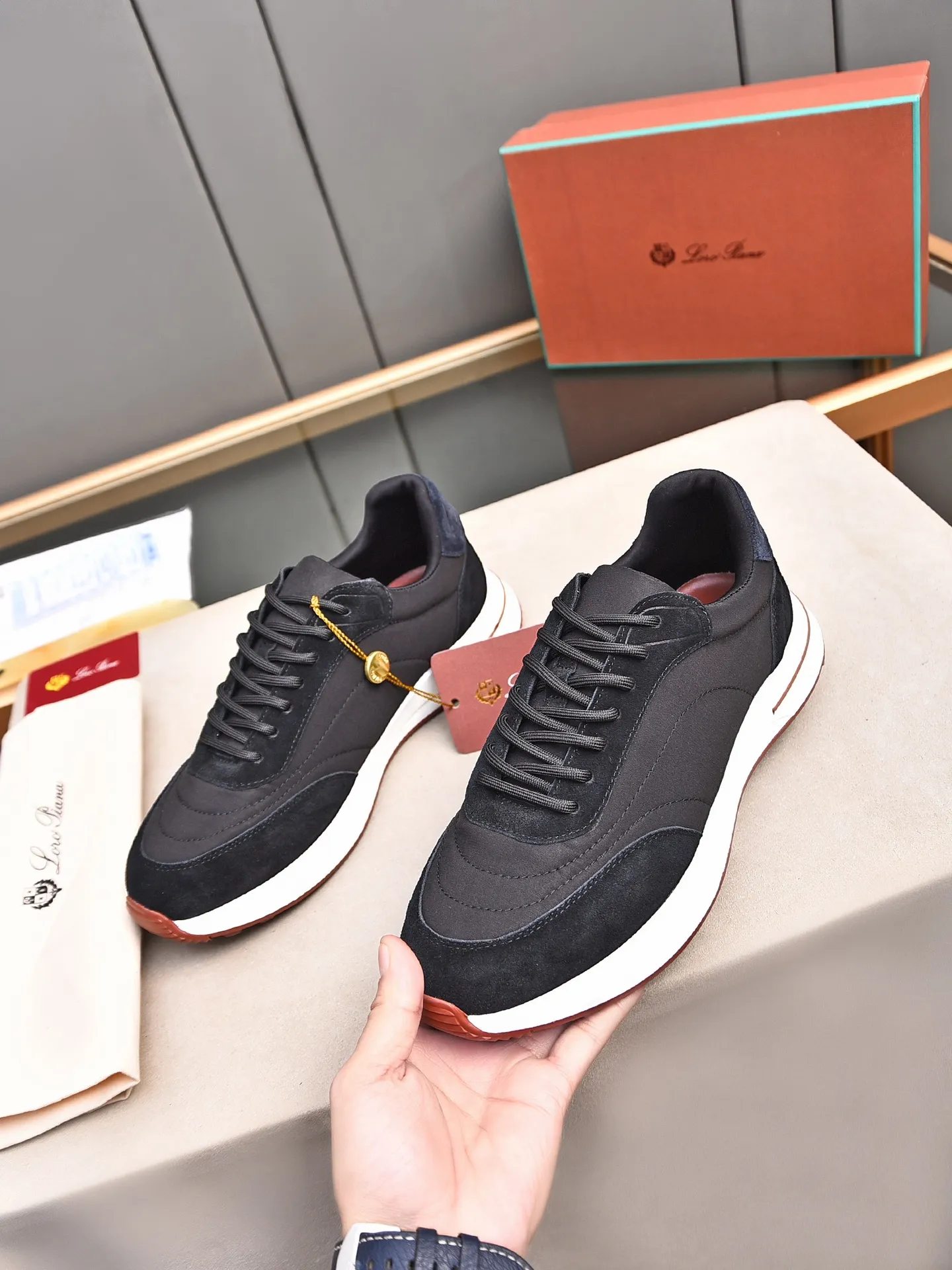 Men's shoes 💰460 LP new product on sale Loro Piana sports shoes｜Made with top-layer frosted and imported waterproof fabrics｜Comprehensive one-to-one restoration of the counter process｜Installed with original molded rubber three-color combination craft outsole｜Size: 39-44 (customized at 45.46)